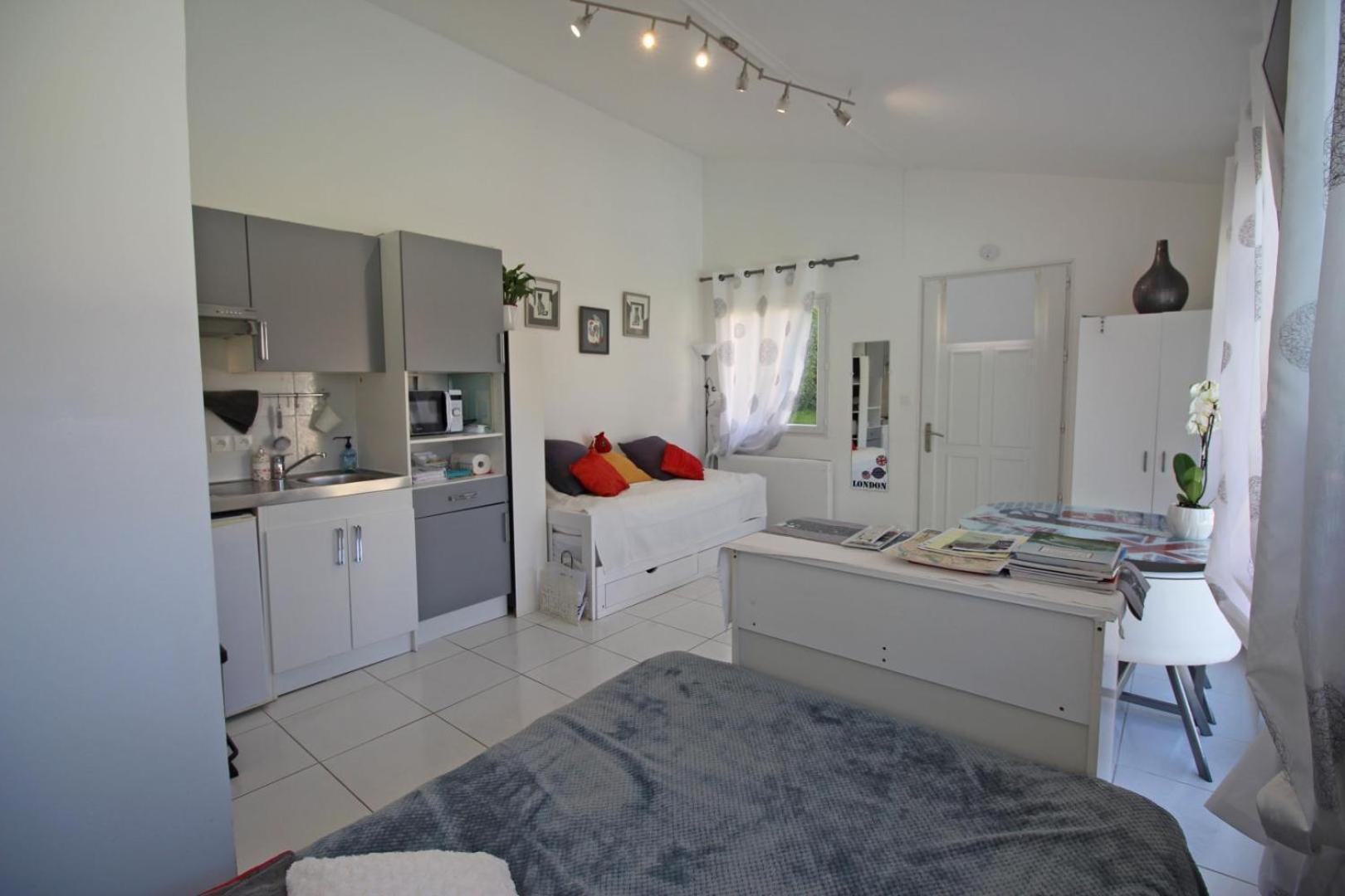 Les Carpes A Limoges Bed & Breakfast ภายนอก รูปภาพ