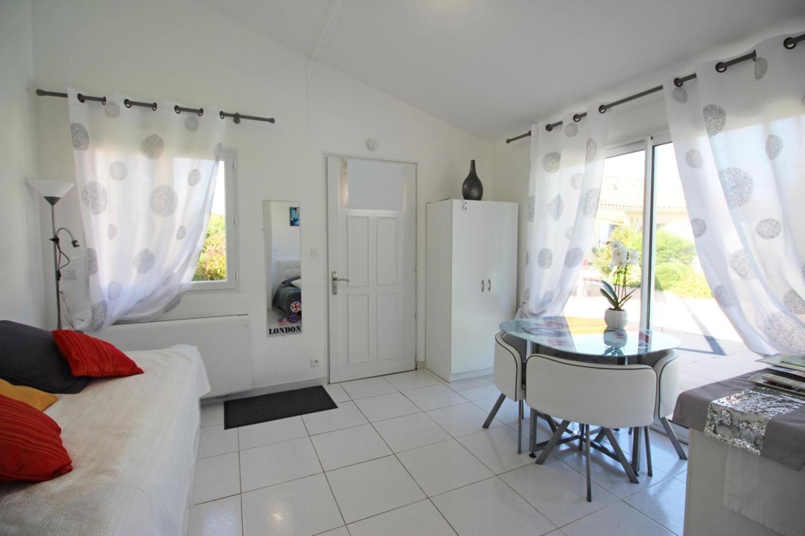 Les Carpes A Limoges Bed & Breakfast ภายนอก รูปภาพ
