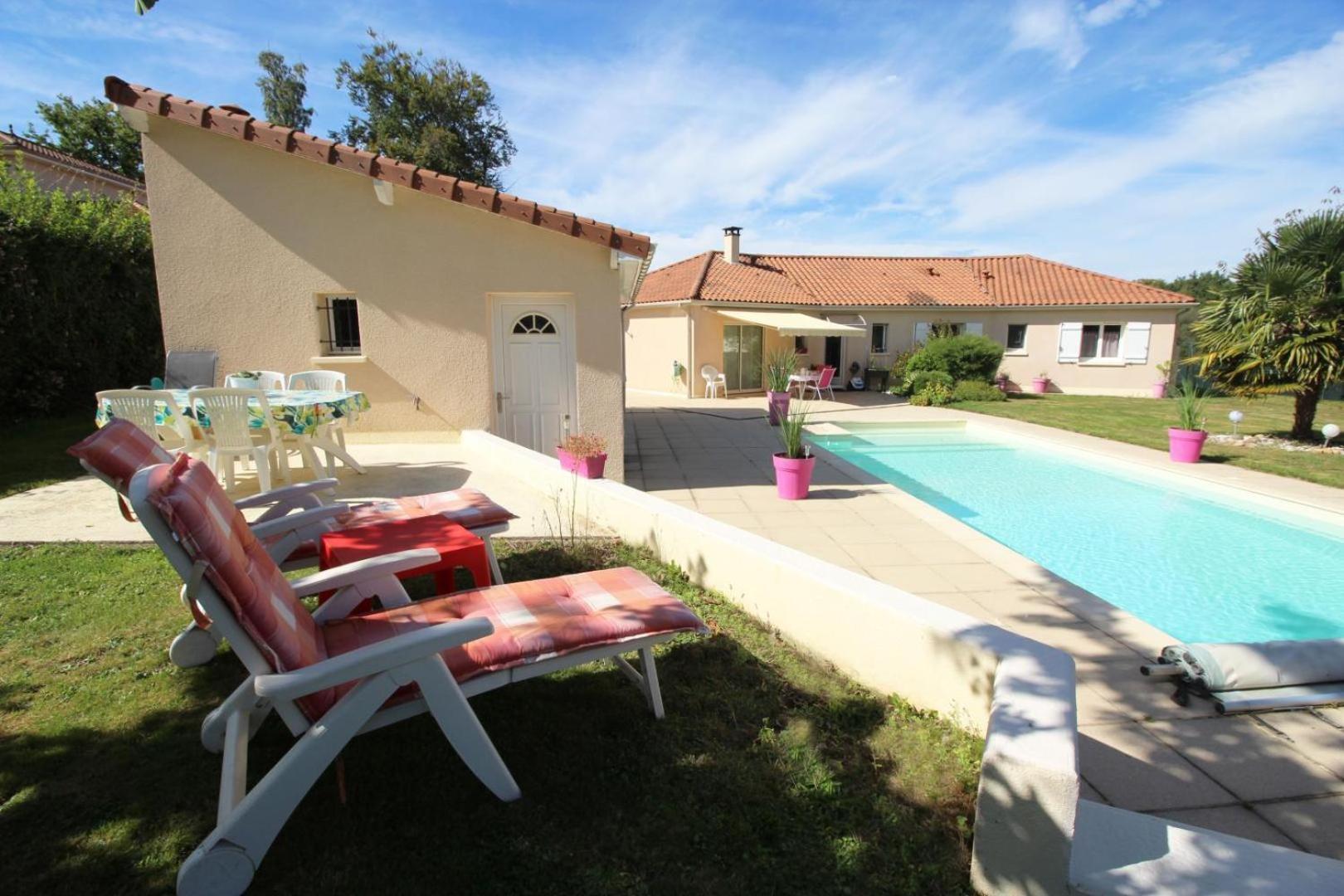 Les Carpes A Limoges Bed & Breakfast ภายนอก รูปภาพ